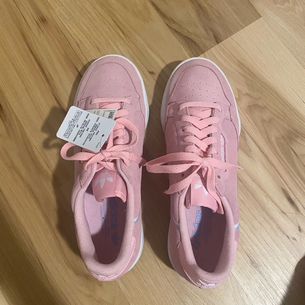 Adidas Sneakers